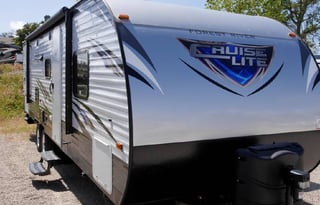 *Sleeps 9* 2018 Salem Trailer 28 ft 5800 lbs dry