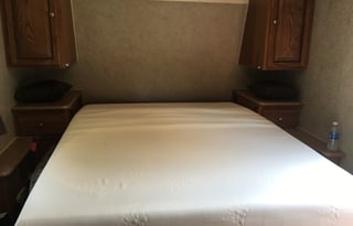 Small camper for couples or family of 4.