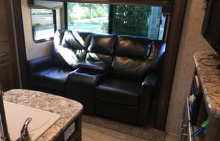 2016 Prime Time Fury 2910 TOY HAULER