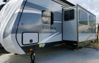 2017 Launch Grand Touring 299BHS