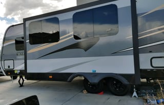 2017 Launch Grand Touring 299BHS