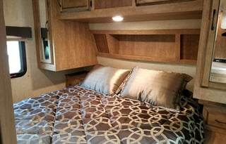 2017 Launch Grand Touring 299BHS