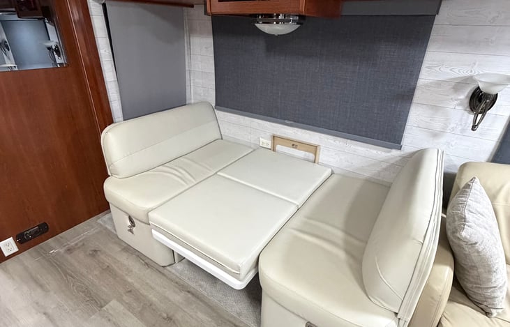 Convertible Dinette