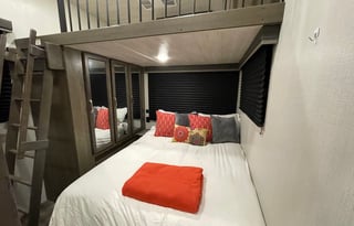 AMAZING RV - Must See 2BR! in North Hollywood