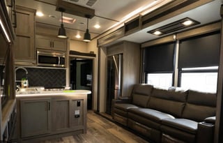 2022 Keystone Raptor RV