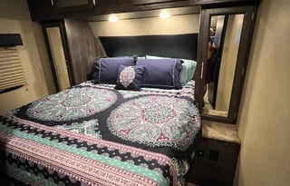 Waylon’s Double Slide living room pet friendly RV with 2 cold AC’s!