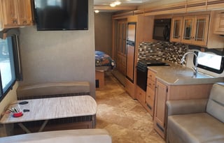 Class A - 2016 Windsport 29M - has everything