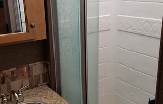 Class A - 2016 Windsport 29M - has everything