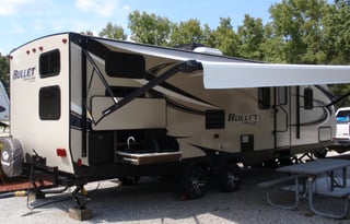 2018 Keystone Bullet 28'