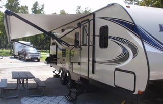 2018 Keystone Bullet 28'