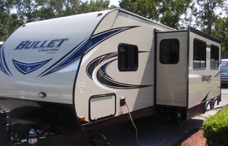2018 Keystone Bullet 28'