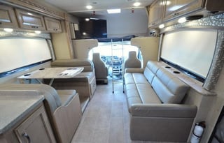 2018 Thor Chateau 31E Bunkhouse