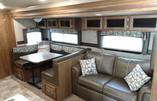 2017 with 2 sliders and outdoor kitchen