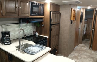 2017 with 2 sliders and outdoor kitchen