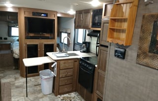 2017 with 2 sliders and outdoor kitchen