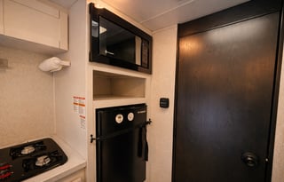 BRAND NEW! 2026 Jayco | Sleeps 5 | Pet Friendly |