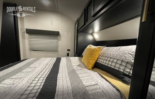 CHEROKEE Private Master, Bunks & Fireplace