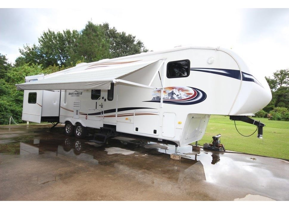 Fifth Wheel rentals in Milton