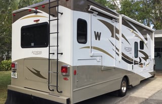 Luxury RV Sleeps 8,  WINNEBAGO Access Premier 31'