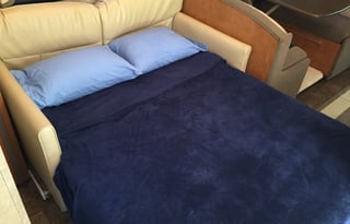 Luxury RV Sleeps 8,  WINNEBAGO Access Premier 31'