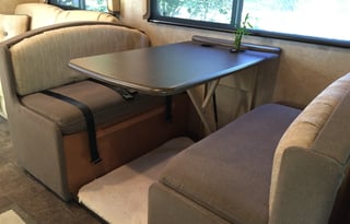 Luxury RV Sleeps 8,  WINNEBAGO Access Premier 31'