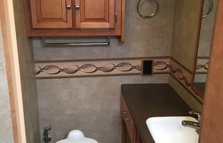 Luxury RV Sleeps 8,  WINNEBAGO Access Premier 31'