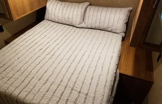 Huge Bunkhouse with 2 Slides - Great Family Camper