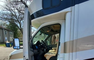 2017 Winnebago View 24J ~Diesel & Easy to Drive