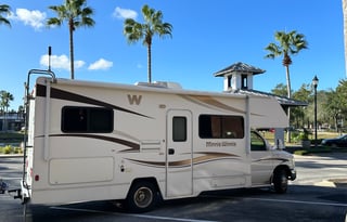 Clean Reliable Winnebago Orlando/Daytona Delivery