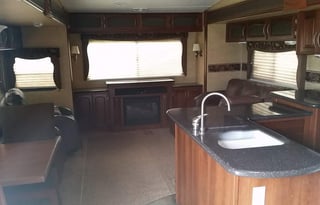2013 Primetime Crusader 325 RES Gooseneck