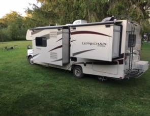 Coachmen RV Leprechaun 260DS Chevy 4500
