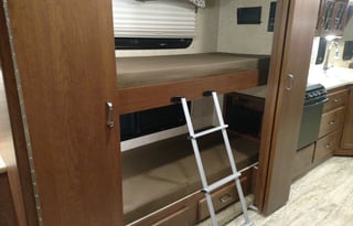 2016 Thor Hurricane 34J Bunkhouse