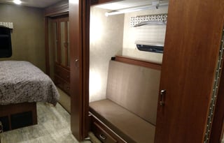 2016 Thor Hurricane 34J Bunkhouse