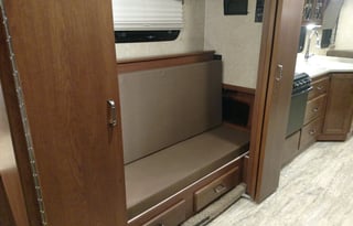 2016 Thor Hurricane 34J Bunkhouse