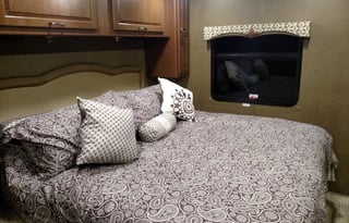 2016 Thor Hurricane 34J Bunkhouse