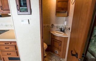 Barone-Vu RV Super Class C Share