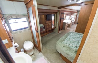 Barone-Vu RV Super Class C Share