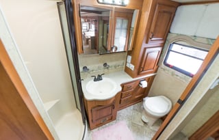 Barone-Vu RV Super Class C Share