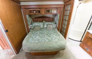 Barone-Vu RV Super Class C Share