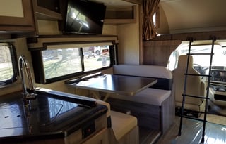 2018 Winnebago Spirit 31G