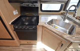 NO BURNINGMAN - NO DRIVING. GLAMPING AT ITS BEST! LUXURIOUS 2018 THOR A.C.E. MOTOR COACH W/ 2 BATHS, OUTDOOR TV, SLEEPS 8!