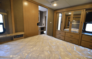 NO BURNINGMAN - NO DRIVING. GLAMPING AT ITS BEST! LUXURIOUS 2018 THOR A.C.E. MOTOR COACH W/ 2 BATHS, OUTDOOR TV, SLEEPS 8!