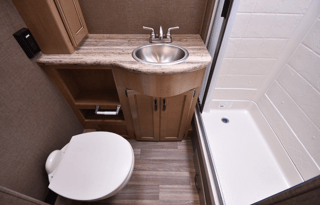 NO BURNINGMAN - NO DRIVING. GLAMPING AT ITS BEST! LUXURIOUS 2018 THOR A.C.E. MOTOR COACH W/ 2 BATHS, OUTDOOR TV, SLEEPS 8!