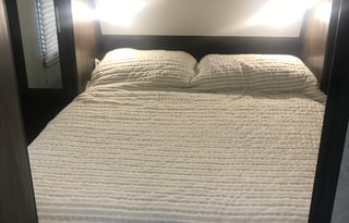 2017 Cherokee Grey wolf