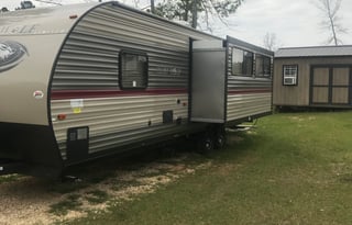 2017 Cherokee Grey wolf