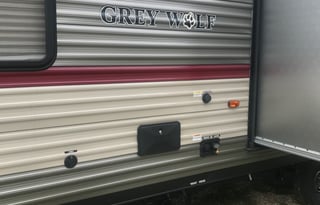 2017 Cherokee Grey wolf