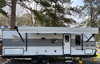 26' w/ Private Queen Suite & Bunks - Delivery only