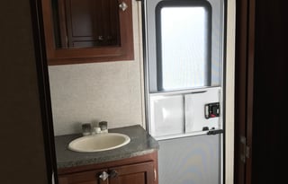 2016 Mallard M33 *2 AC’s* Bunk House and Master