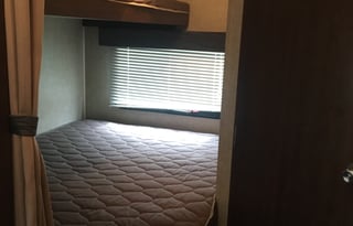 Simple, roomy cozy camper