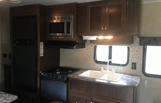 Simple, roomy cozy camper